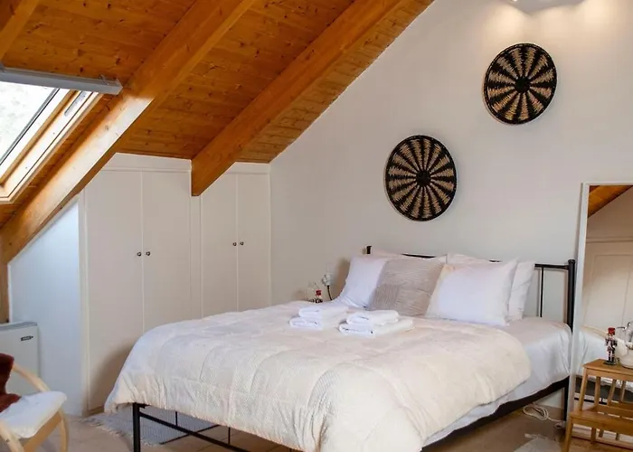 아파트 Rokani Sofita I At Center 칼라브리타